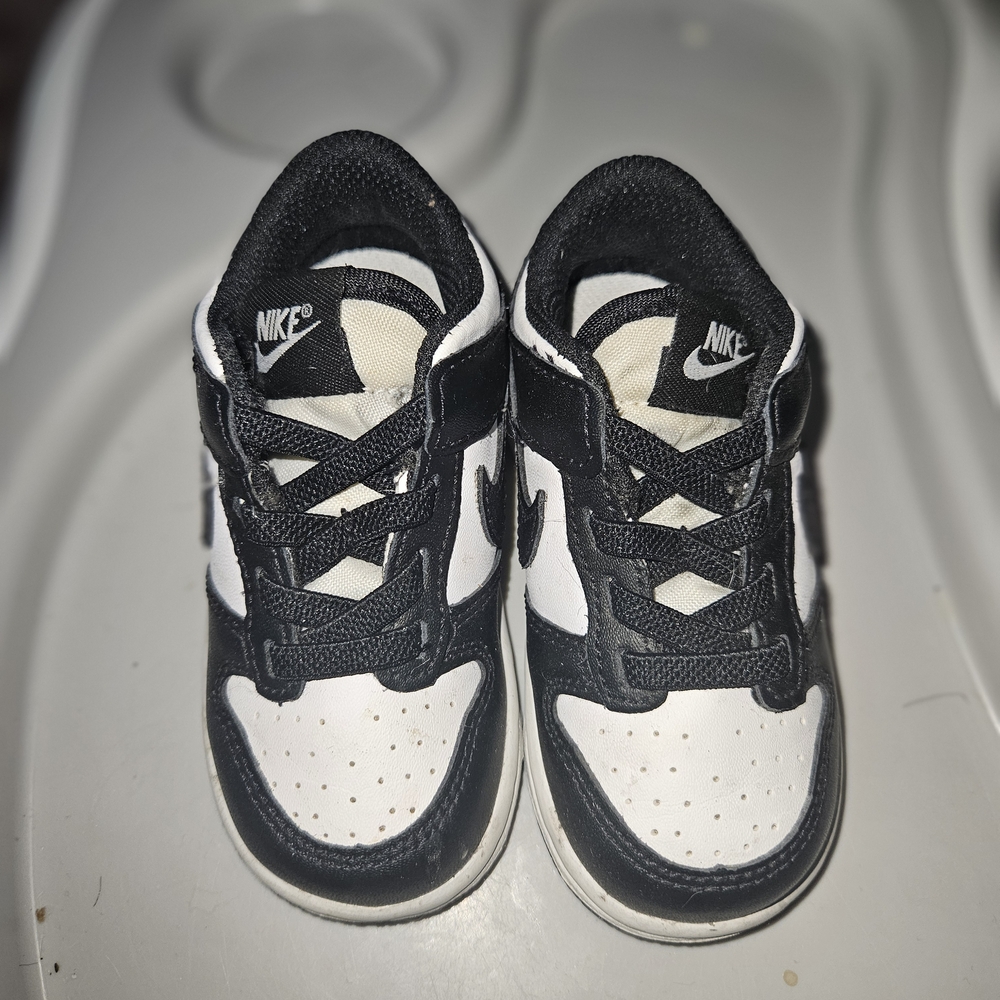 Nike Toddler Black and White Dunk Low Sz. 6c Sneakers